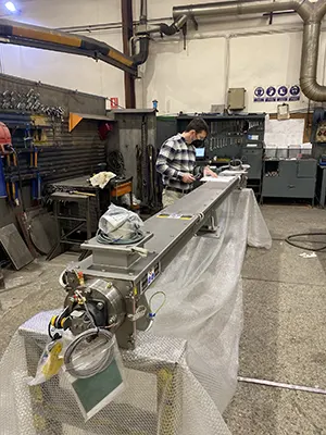 hombre trabajando imex sinfimasa